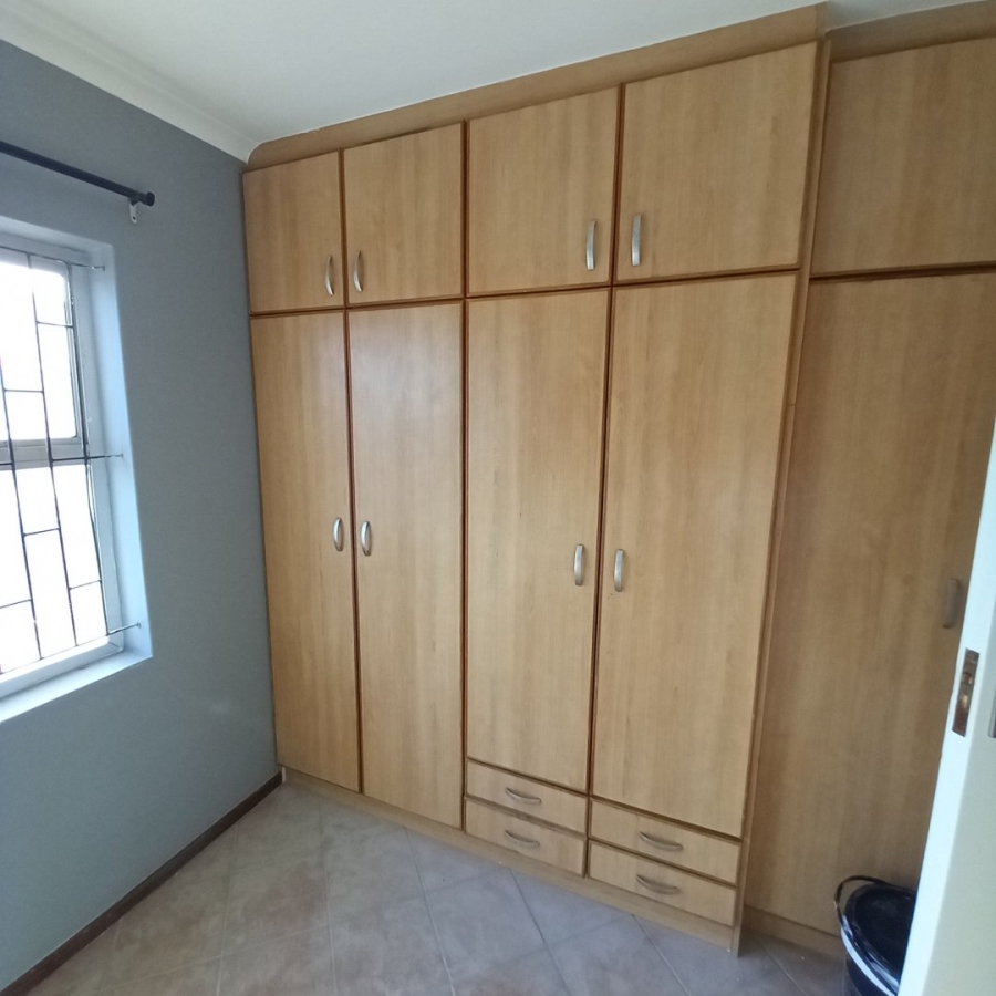 To Let 3 Bedroom Property for Rent in Elsies River Western Cape